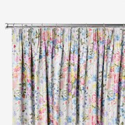 Pencil Pleat heading image