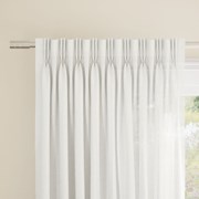 Double Pinch Pleat heading image