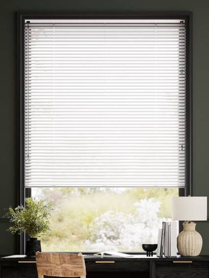 Atelier Warmest white Venetian Blind thumbnail image