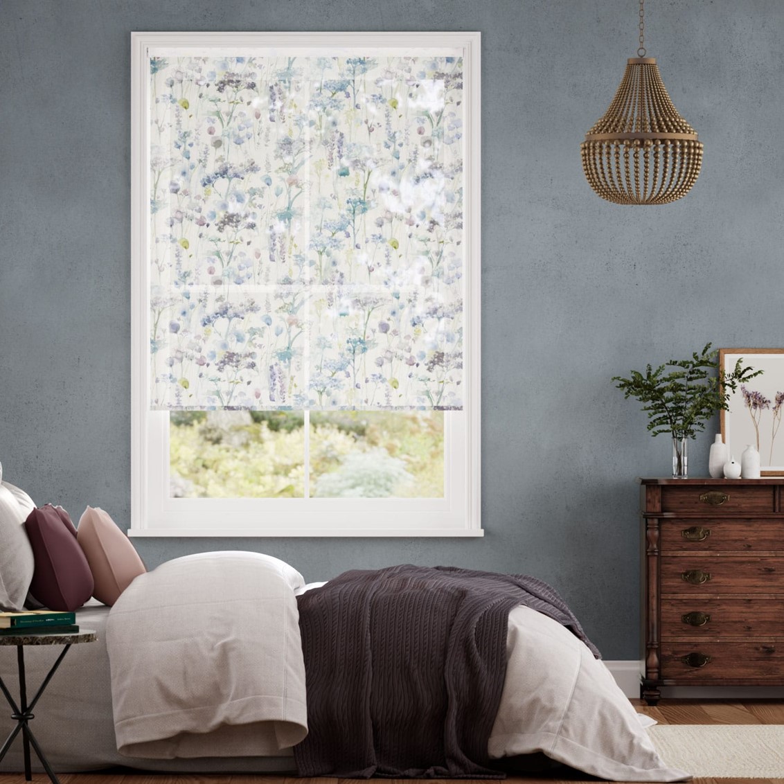 Ilinizas Violet Magic Screen Roller Blind